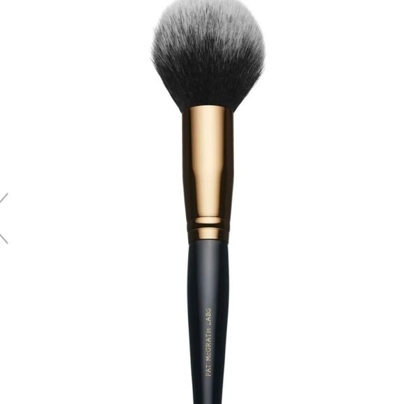 Pat McGrath Labs Skin Fetish: Sublime Perfection Powder Brush - Picture 3 of 5